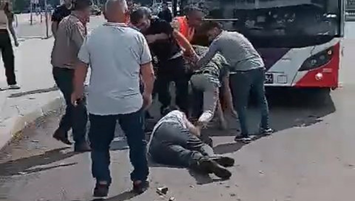 Yol verme tartışmasında belediye otobüsü şoförüne dayak Yol verme tartışmasında belediye otobüsü şoförüne dayak