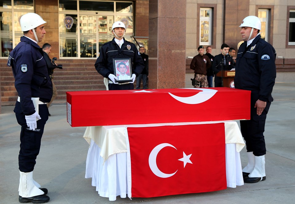 Diyarbakır'da şehit polis için tören - 4