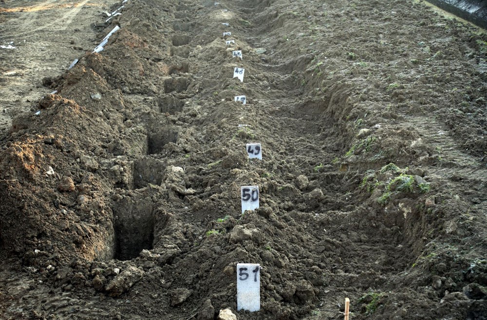 'Deprem mezarlığı'nda numaralı defin - 1