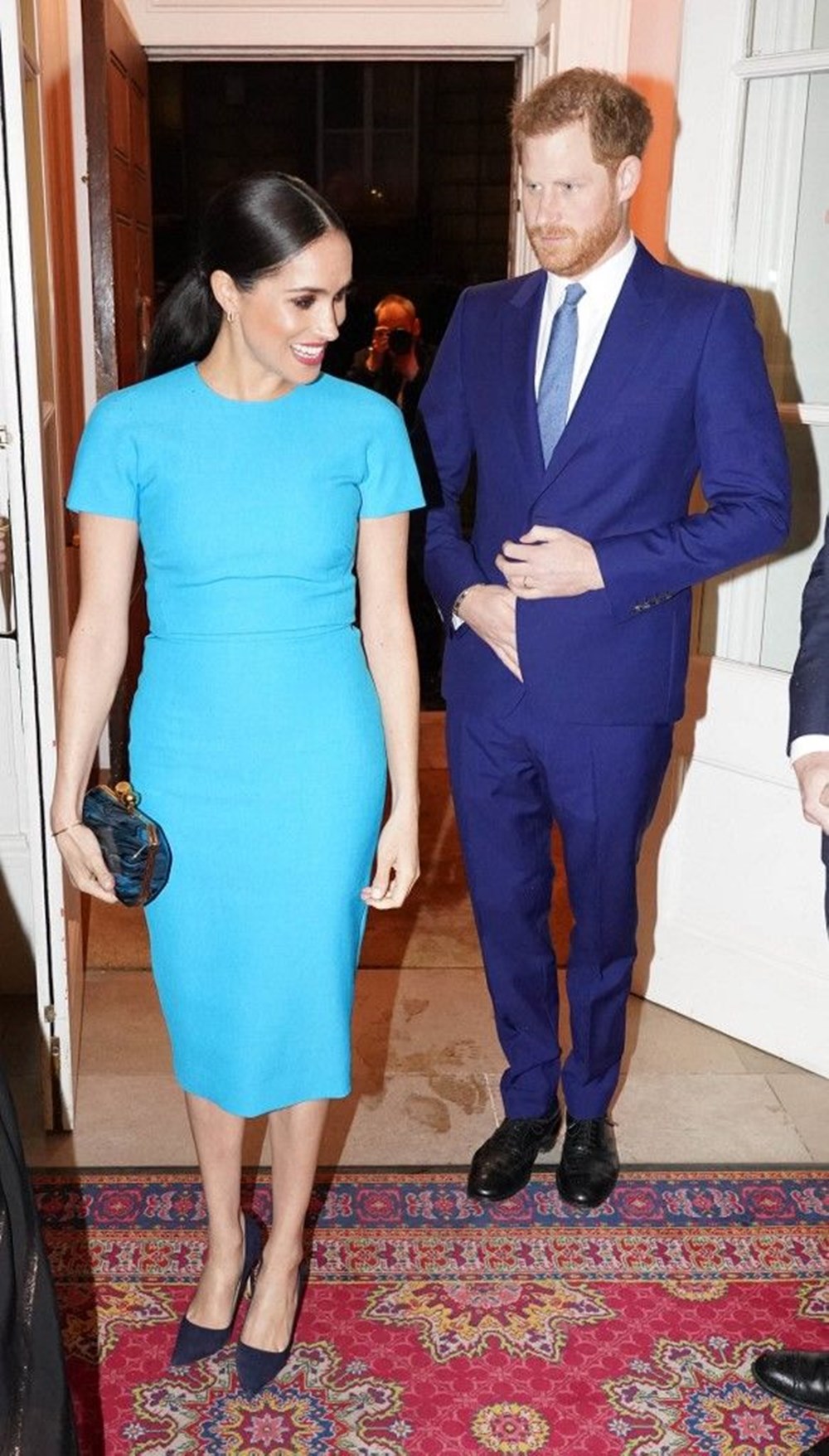 Prens Harry ve Meghan Markle'a kraliyet bütçesinden para ödendiği ortaya çıktı - 1