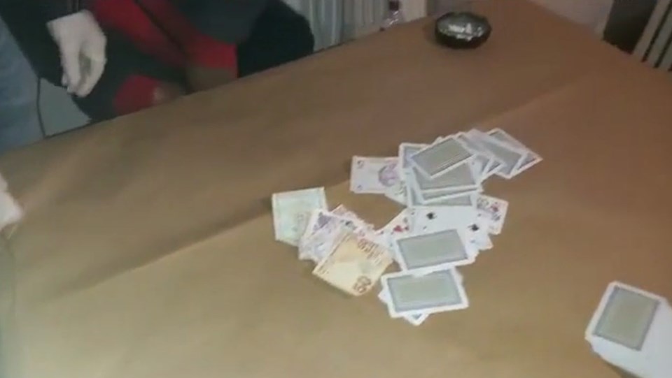 Evde kumar oynayan 16 kişiye 70 bin lira ceza - 1