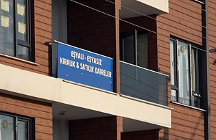 Ev sahipleri 'emlakçıyım' diyerek komisyon alıyor