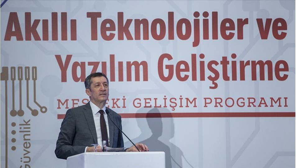 Öğretmenlere akıllı teknoloji ve yazılım geliştirme eğitimi verilecek