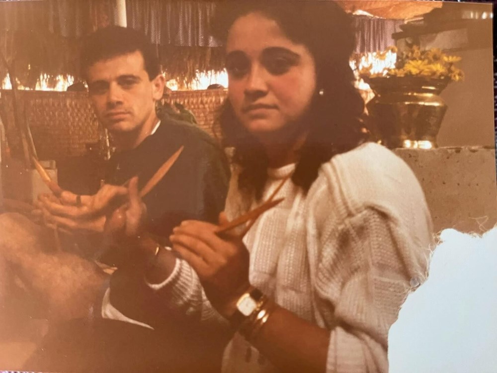 Nilgün Belgün takipçilerini geçmişe götürdü: Bu fotoğraf Marmaris'te çekildi (Ünlülerin çocukluk ve gençlik halleri) - 151