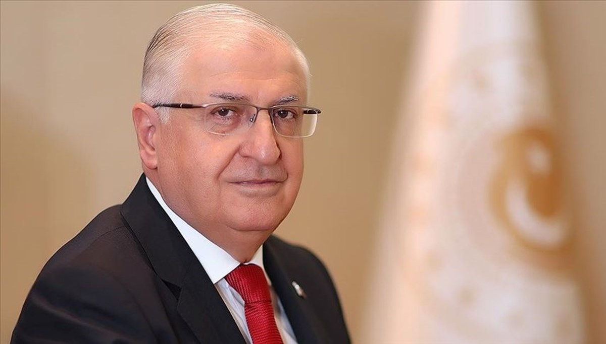 Milli Savunma Bakanı Yaşar Güler, İran Genelkurmay Başkanı Bakıri ile görüştü Milli Savunma Bakanı Yaşar Güler, İran Genelkurmay Başkanı Bakıri ile görüştü