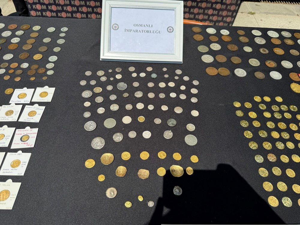 İstanbul'da tarihi eser operasyonu: Padişah fermanları ele geçirildi 74 ylz4ozSeQ0yZihzmQBq2wg