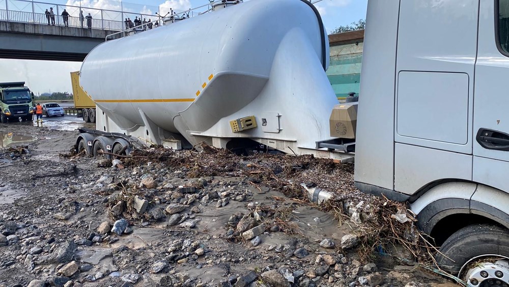 Hatay'da heyelan faciası: Otoyol kapandı - 3