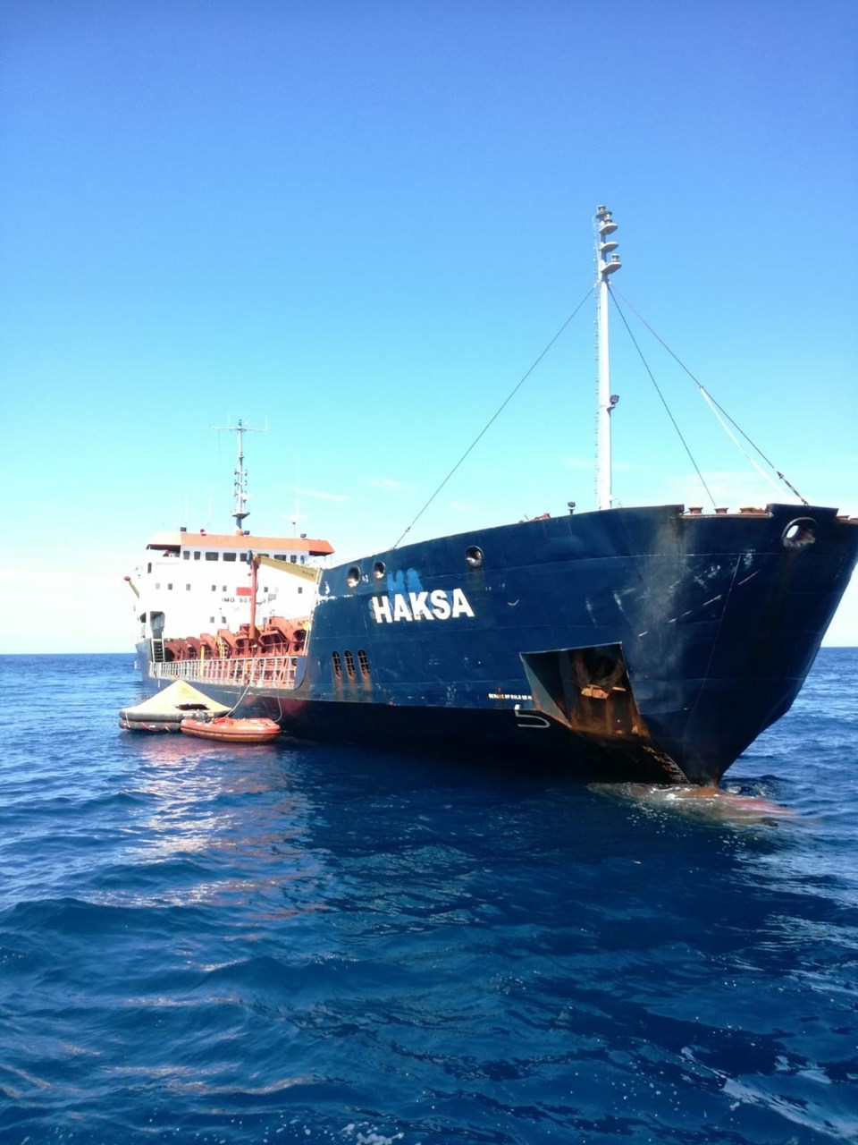 Hırvatistan'da batma tehlikesi geçiren Türk gemisinin mürettebatı kurtarıldı - 2