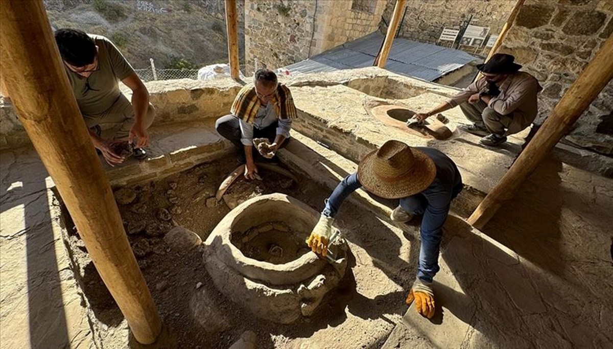 Harput Kalesi'nde 1000 yıllık Harput Kalesi'nde 1000 yıllık