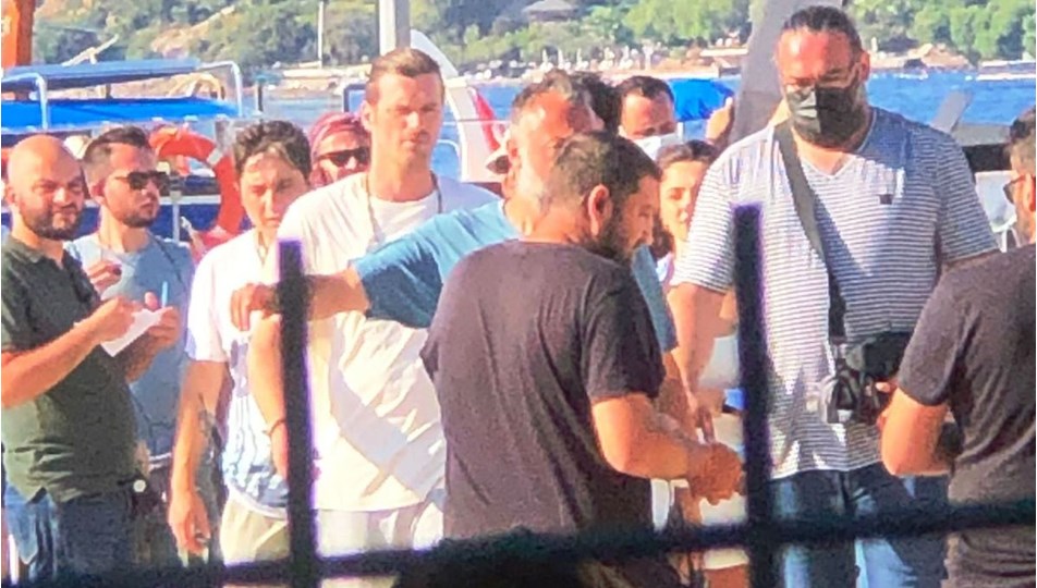 Kıvanç Tatlıtuğ yeni dizisi için Bodrum'da kamera karşısına geçti