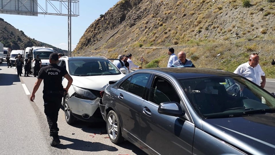 SON DAKİKA HABERİ: Kılıçdaroğlu'nun konvoyunda kaza - 1