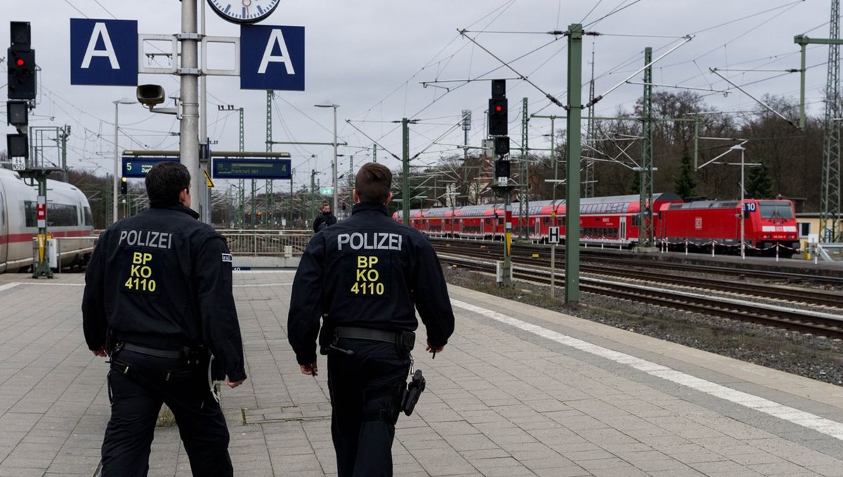 SON DAKİKA: Almanya'da trende bıçaklı saldırı