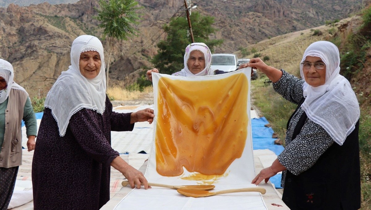 Yaz aylarında unla birlikte pişiriliyor: Hem sağlıklı hem besleyici, güneşin altında 2 gün kurutuluyor