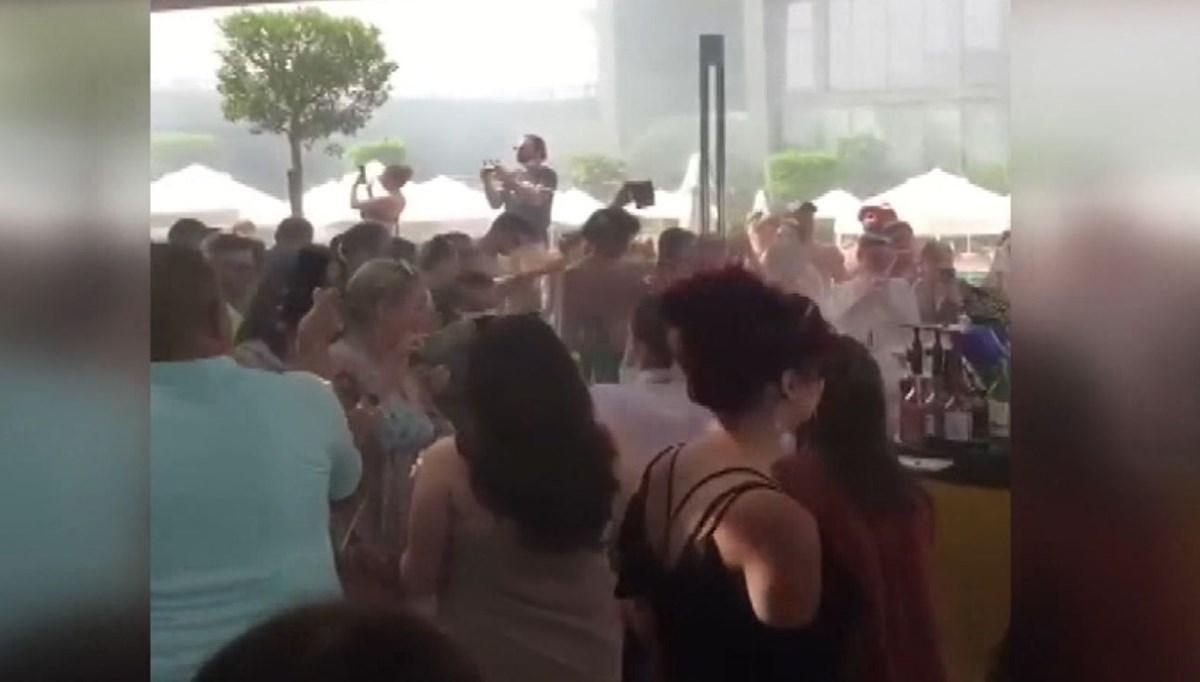 Tam kapanmada Antalya'da otel eğlencesi