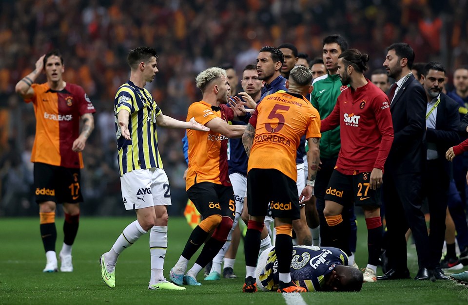 Galatasaray - Fenerbahçe derbisi başladı (Canlı Anlatım) - 1