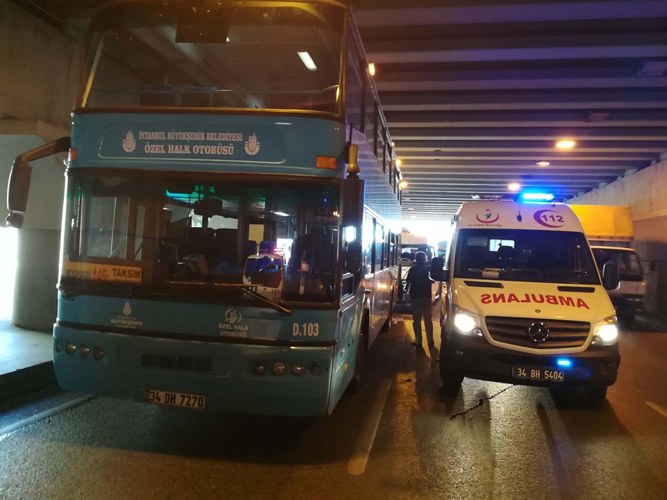 Fatih'te minibüs, özel halk otobüsüne çarptı: 10 yaralı - 2