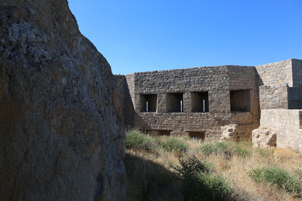 Tunceli'de 2 bin 800 yıllık tarihi Pertek Kalesi göz kamaştırıyor - 16