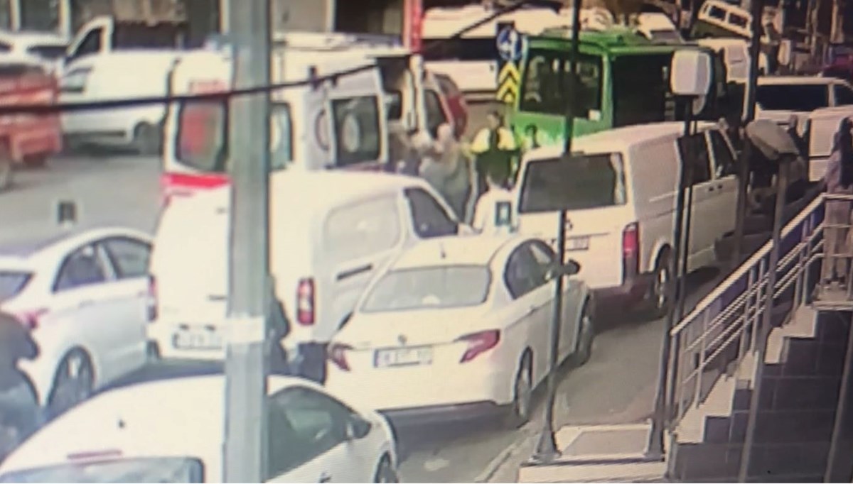 Kağıthane’de minibüs kazası: 6 yaralı Kağıthane’de minibüs kazası: 6 yaralı