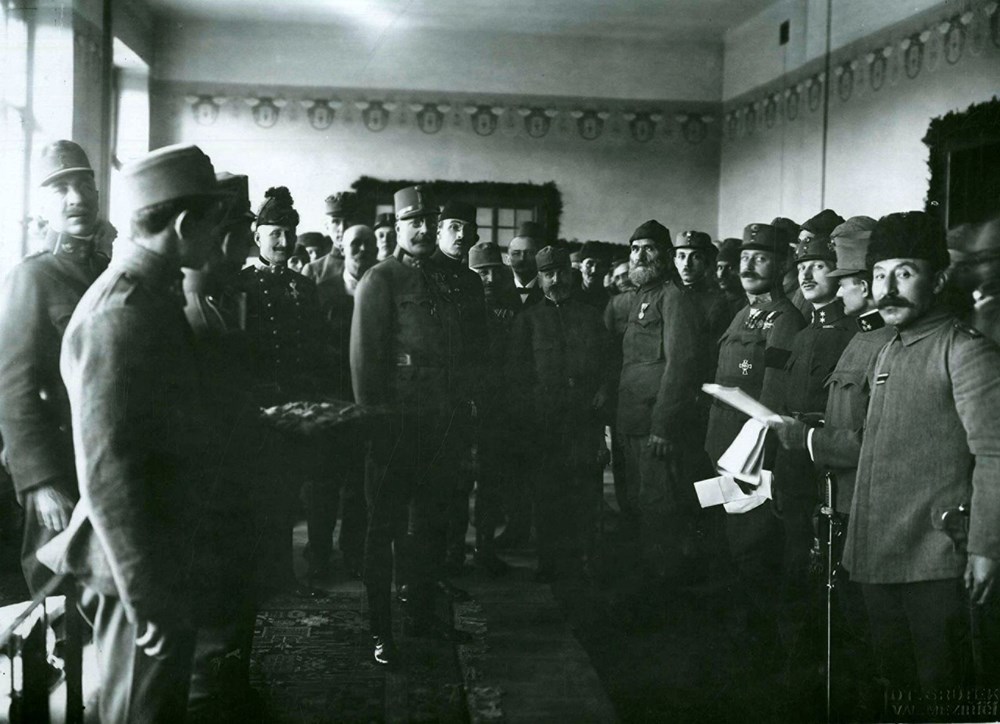 Galiçya'daki Türk askerlerinin namaz kılarken çekilen fotoğrafları 104 yıl sonra ortaya çıktı - 3