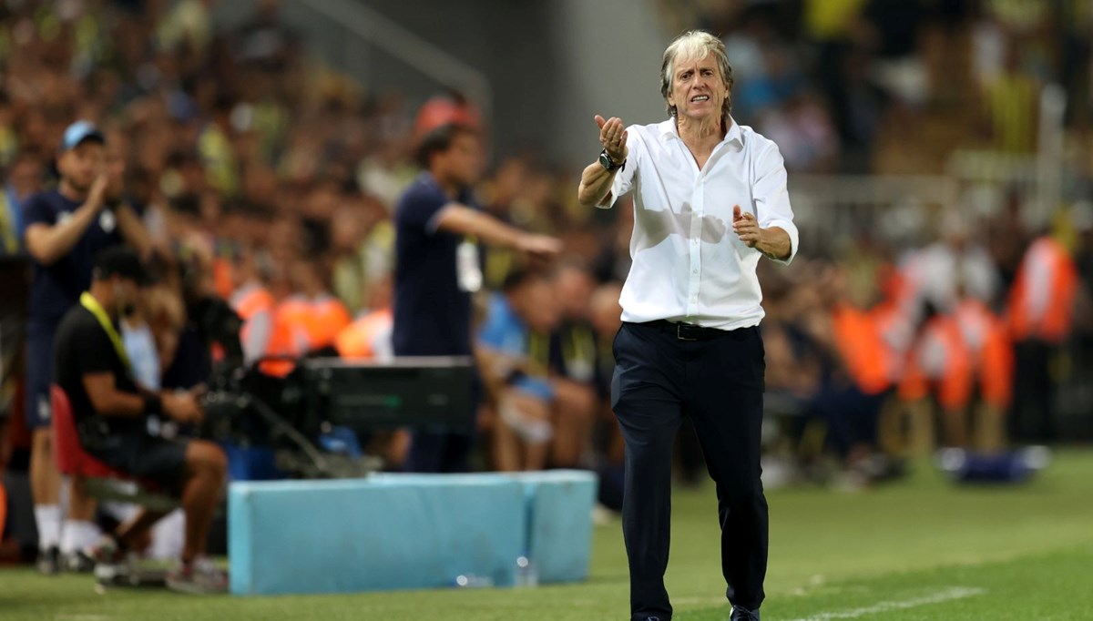 Jorge Jesus: Elenmemizi 10 kişi kalmaya bağlıyorum