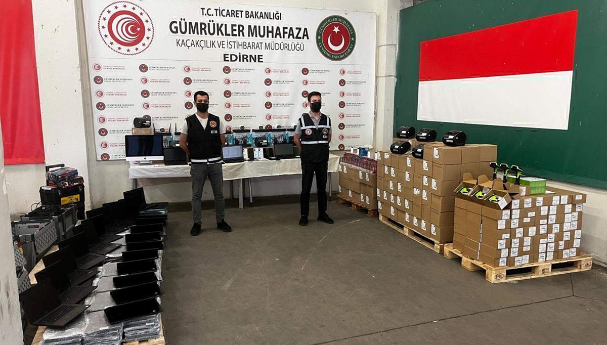 Sınırda kaçak eşya ele geçirildi