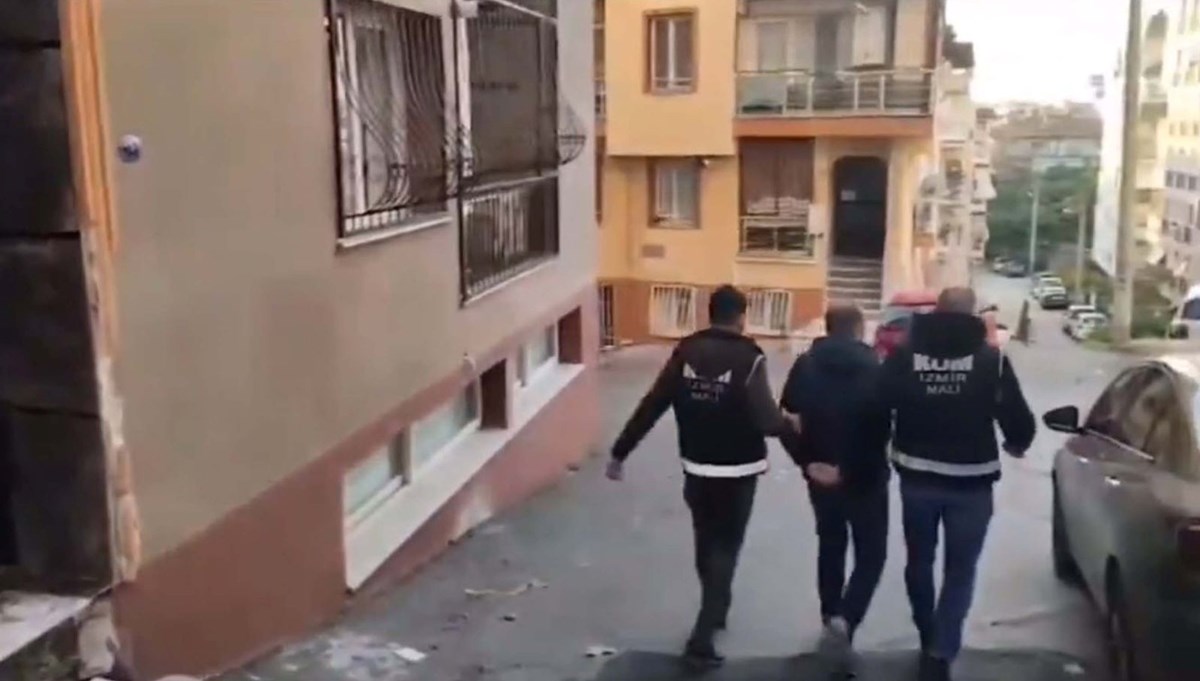 İzmir'de naylon fatura operasyonu: 5 gözaltı İzmir'de naylon fatura operasyonu: 5 gözaltı