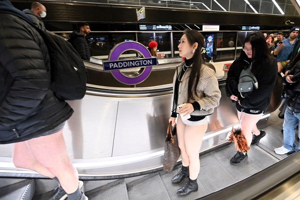 Londra'da 'Pantolonsuz Metro Günü' eğlencesi - 6