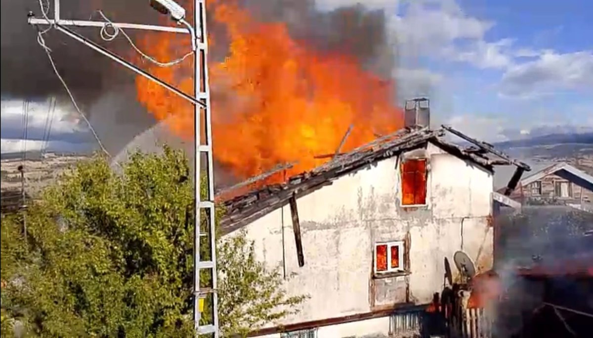 Kastamonu'da müstakil evde yangın