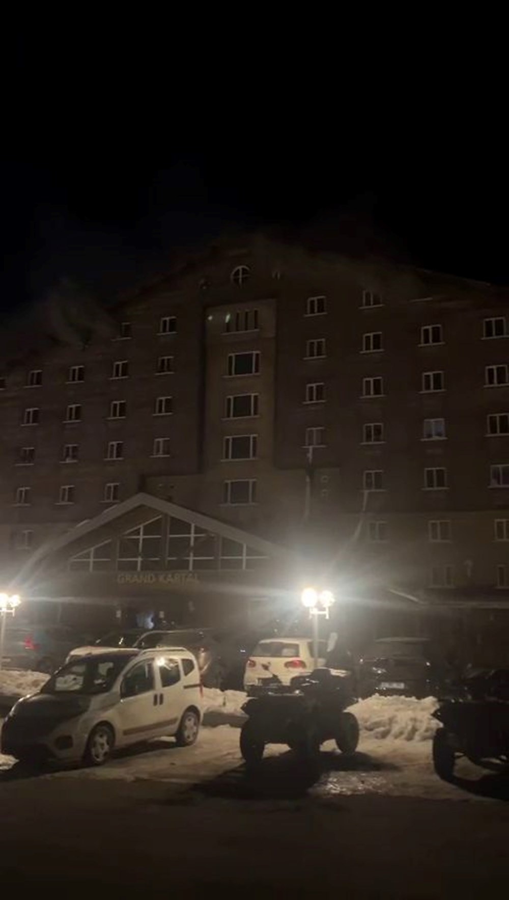 Son dakika. Kartalkaya Kayak Merkezi'nde otel yangını: 10 kişi yaşamını yitirdi - 15