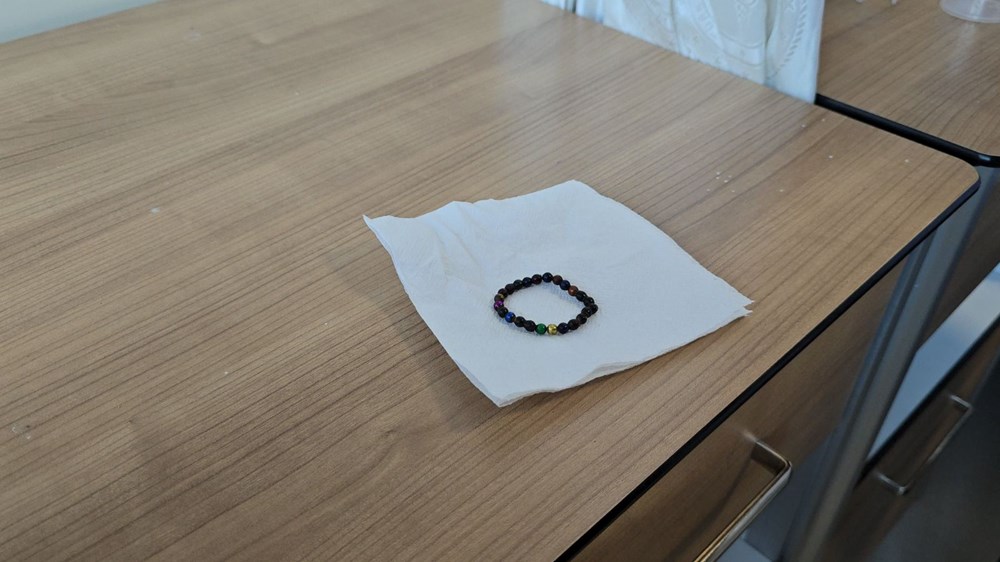 4 Yaşındaki Çocuğun Bağırsaklarında Bileklik Şoku: Doktorlar Gördüklerine İnanamadı! 76 yze15C5v UKUeLyAjwbOAg