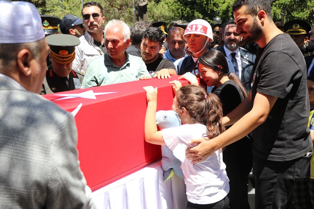 Şehitlerin yarım kalan öyküleri: Türkiye şehitlerini uğurladı - 19