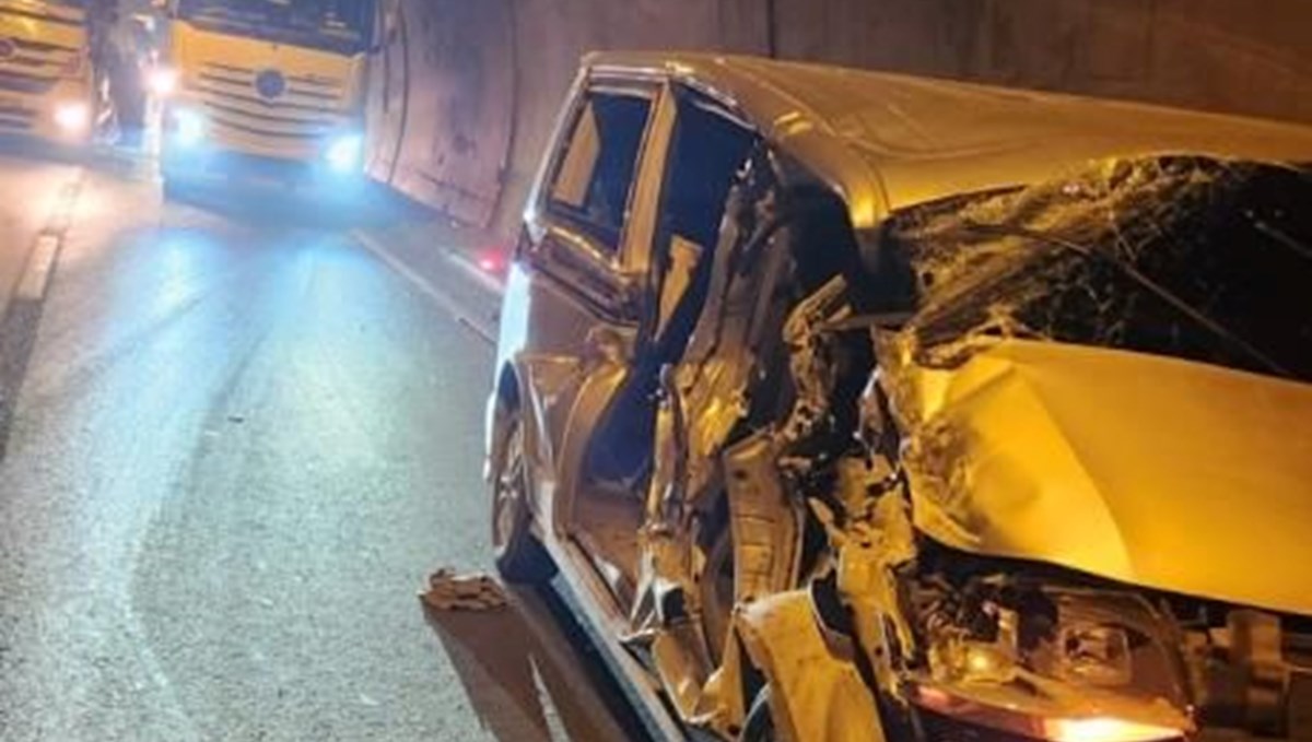 Trabzon'da tünelde zincirleme kaza: 1 ölü, 6 yaralı Trabzon'da tünelde zincirleme kaza: 1 ölü, 6 yaralı