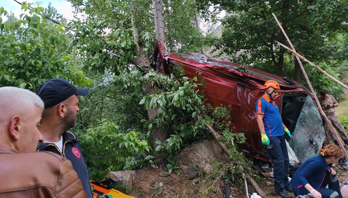 Gümüşhane'de feci kaza: 2 ölü, 3 yaralı Gümüşhane'de feci kaza: 2 ölü, 3 yaralı