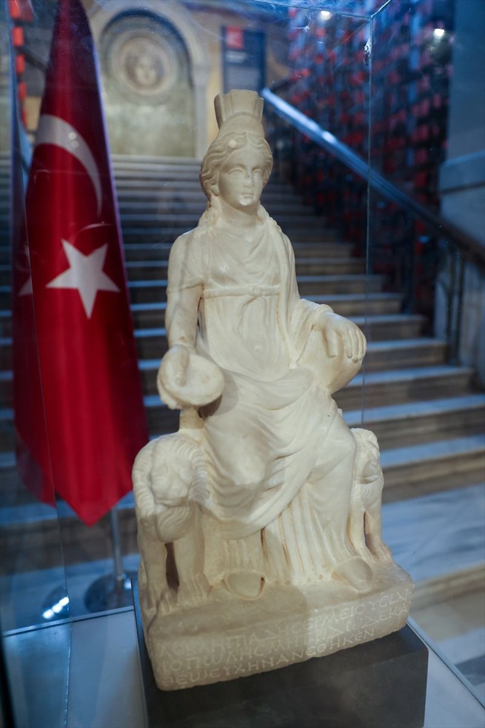 Türkiye'ye dönen Kybele heykeli ziyaretçilerini ağırlamaya başladı - 9