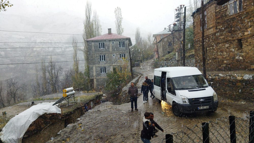 Fırtına ve kar yurdu esir aldı | 9 kişi yaşamını yitirdi, 261 yerleşim yerine ulaşım sağlanamıyor - 21