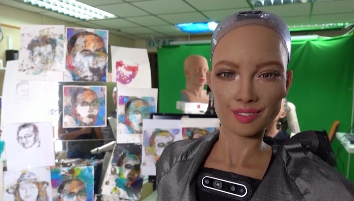 Robot Sophia'nın eseri 688 bin dolara satıldı
