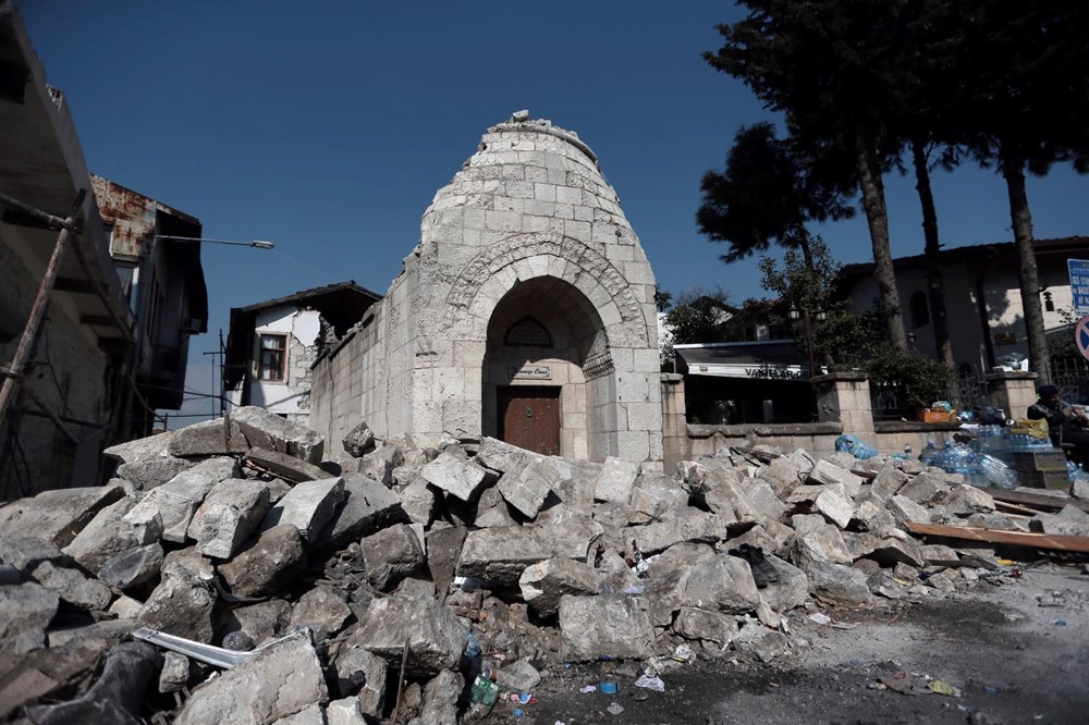 Depremler tarihi yapılara da büyük zarar verdi - 12