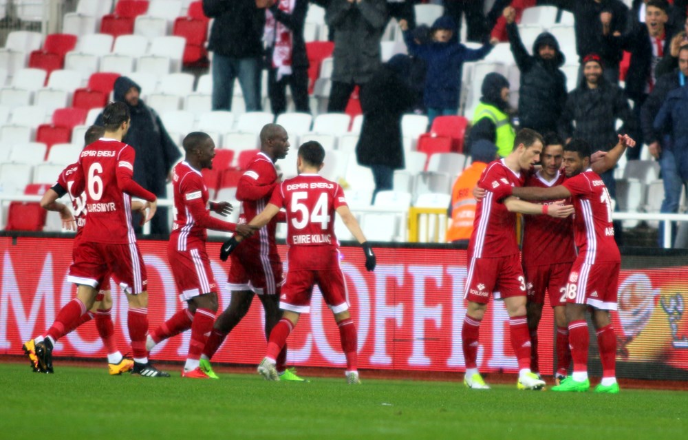 BeÅŸiktaÅŸ, Sivas deplasmanÄ±nda yara aldÄ± | NTV