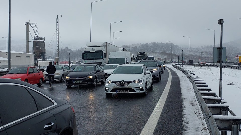 Bolu Dağı Tüneli'nde zincirleme kaza: 1 ölü - 2