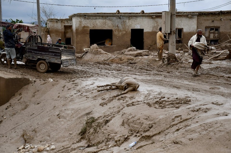 Afganistan'daki sellerde 311 kişi hayatını kaybetti - 1