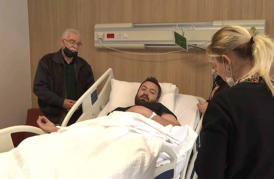 Enkaz altında yaşam mücadelesi: Biri böcek diğeri zeytinle hayata tutundu - 2