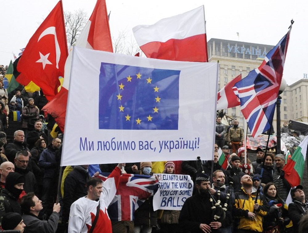 Что значит братский народ. Украинцы Братский народ. Братские народы в Европе. Европейские ценности. Украинцы и азербайджанцы братья навек.