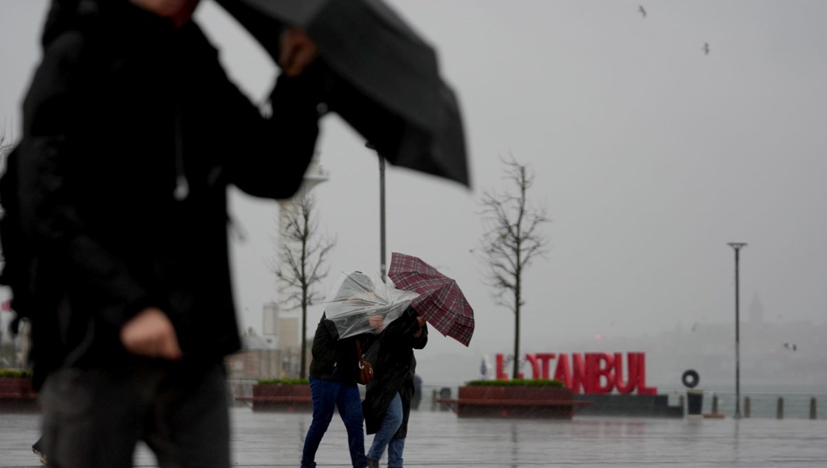 İstanbullular dikkat! Meteoroloji sarı kod verdi: Sıcaklıklar düşüyor (Bugün hava nasıl olacak?) İstanbullular dikkat! Meteoroloji sarı kod verdi: Sıcaklıklar düşüyor (Bugün hava nasıl olacak?)