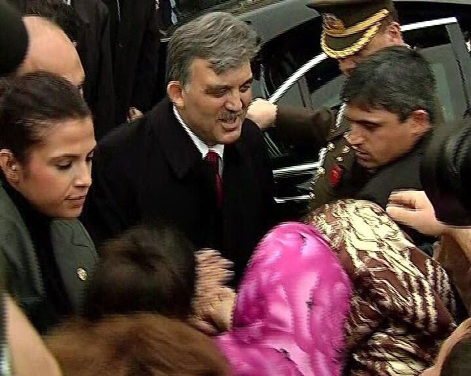 Abdullah Gül'den, yakın korumalığını yapan şehit polis için mesaj - 1