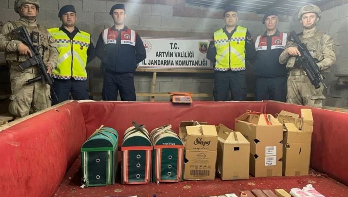 Artvin’de horoz dövüşüne jandarma baskını Artvin’de horoz dövüşüne jandarma baskını
