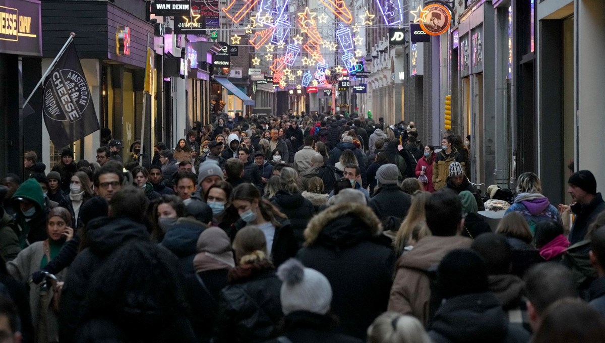 Hollanda'da 3 aşamalı normalleşme süreci başlıyor