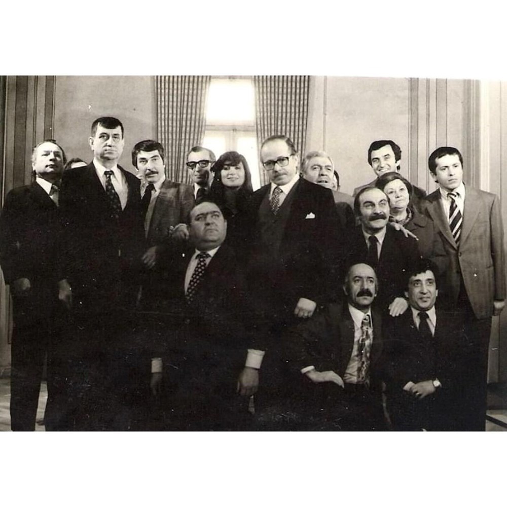 Su Burcu Yazgı Coşkun'dan nostaljik kare (Ünlülerin çocukluk ve gençlik halleri) - 102