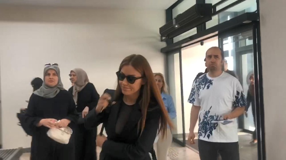 Polat çifti silahlı saldırı davasında hakim karşısında |
Dilan Polat gözyaşlarını tutamadı: “Daltonlar çetesini tanımıyorum” - 8