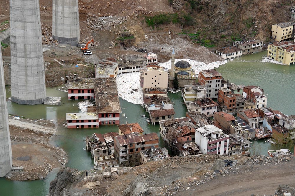 Yusufeli Barajı'nda binaların çoğu sular altında kaldı - 3