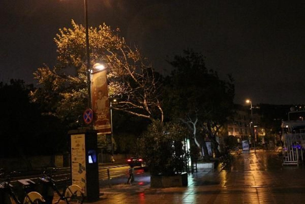 İstanbul'da gökyüzünü kara bulutlar kapladı - 9